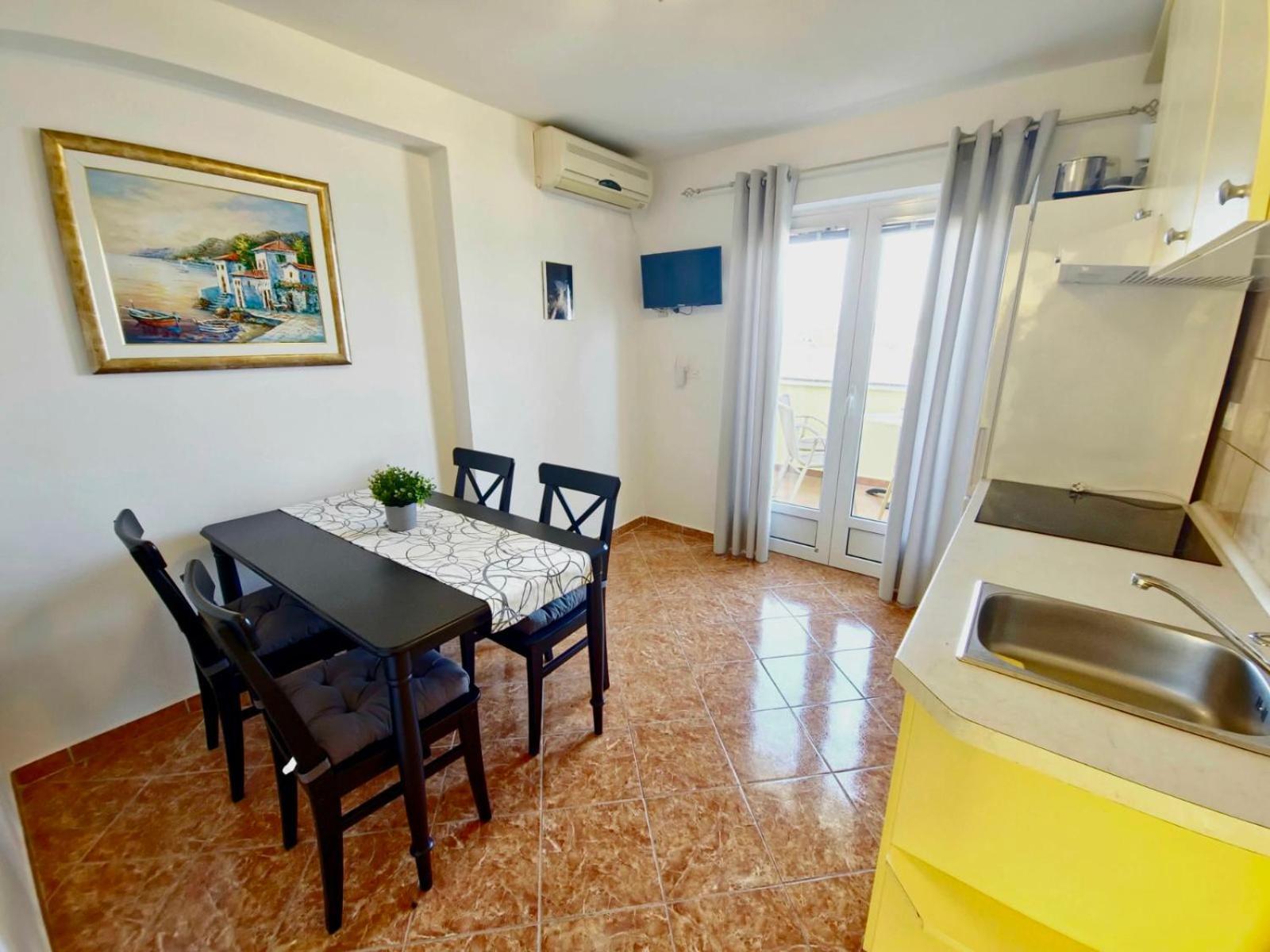 Apartment Jelena Раб Екстер'єр фото